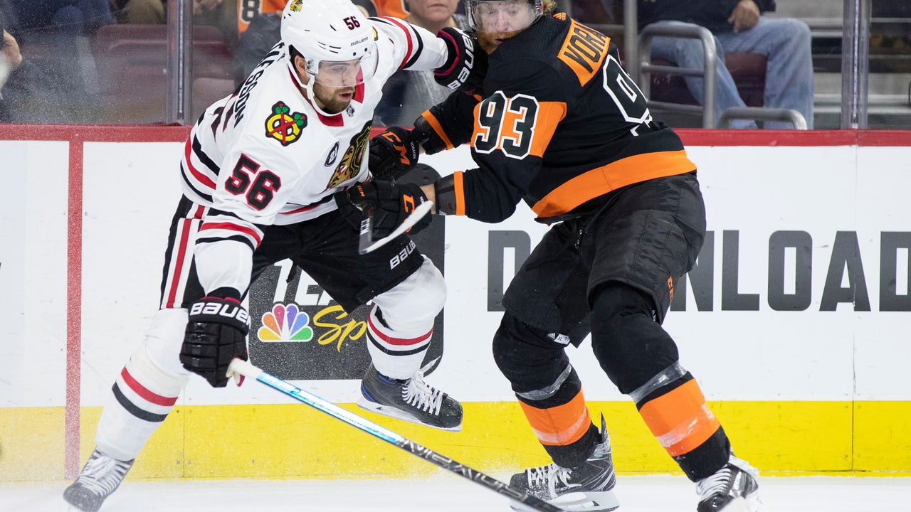 Couturier, Elliott help Flyers blank slumping Blackhawks
